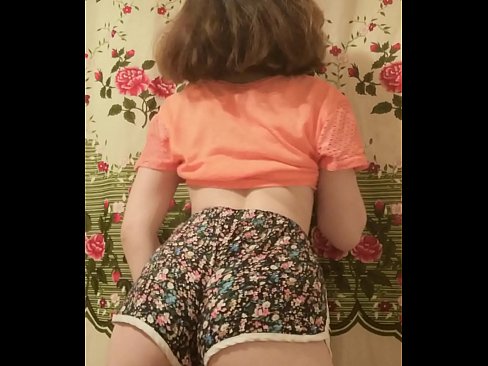 ❤️ Leanabh òg sexy a ’toirt dheth na shorts aice air a’ chamara ❤️ Porn dachaigh aig gd.xxx050890.ru ❌