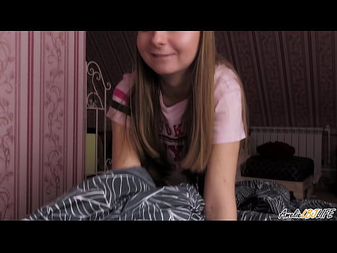 ❤️ Bidh Blondie a’ tarraing a BFF gu domhainn agus a’ faighinn cum na beul ❤️ Porn dachaigh aig gd.xxx050890.ru ❌